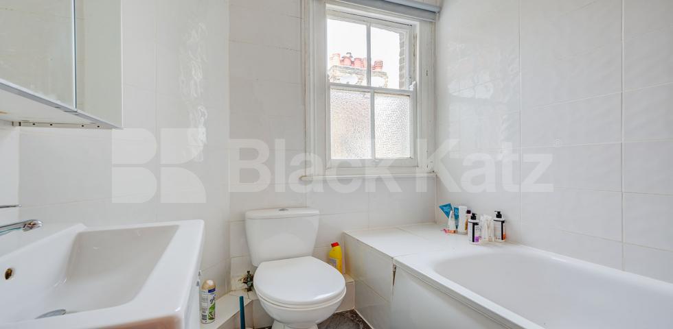 Fantastic two bed set within a private mansion block in Maida Vale  Widley Road, MAIDA VALE